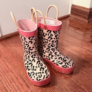 Tucker + Tate Puddle Rain Boot Size 5T in Pink Leopard